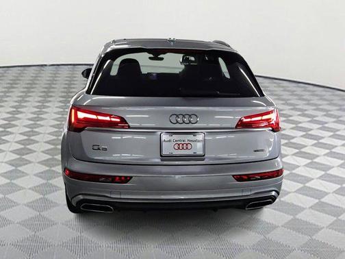 2024 Audi Q5 45 S line Premium