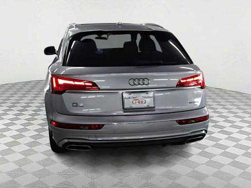 2024 Audi Q5 45 S line Premium