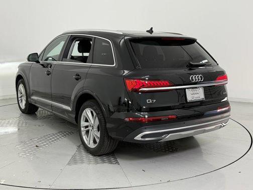 2024 Audi Q7 55 Premium Plus