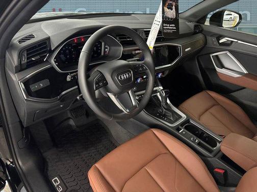 2025 Audi Q3 Premium 45 TFSI S line quattro Tiptronic