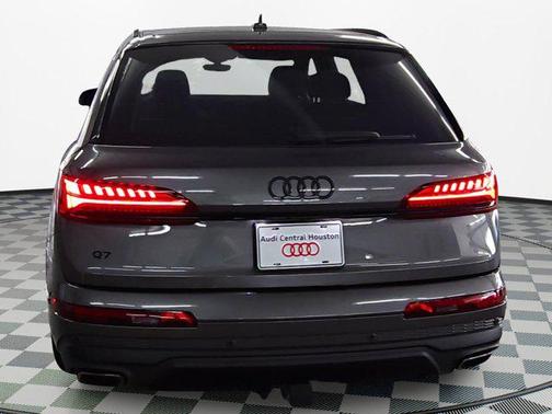 2025 Audi Q7 45 Premium Plus