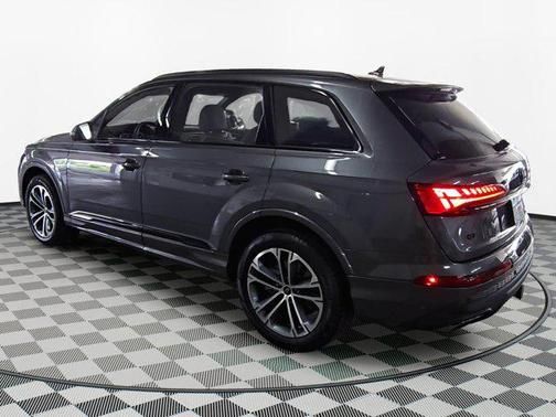 2025 Audi Q7 45 Premium Plus