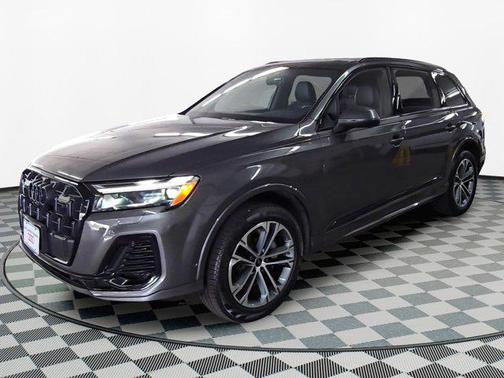 2025 Audi Q7 45 Premium Plus