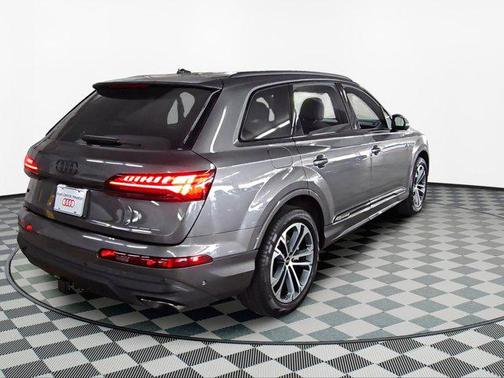 2025 Audi Q7 45 Premium Plus