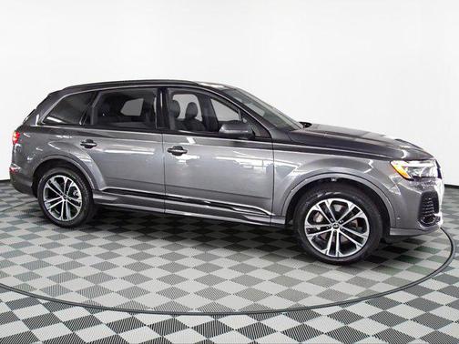 2025 Audi Q7 45 Premium Plus