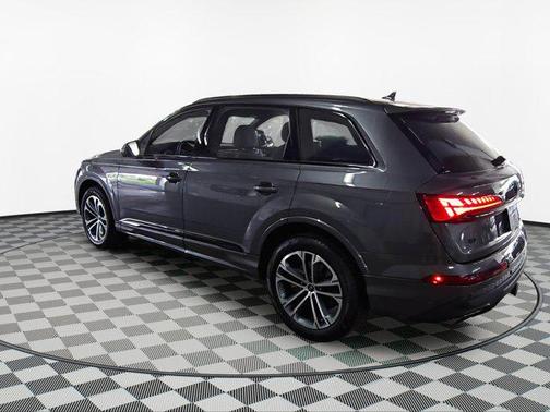 2025 Audi Q7 45 Premium Plus