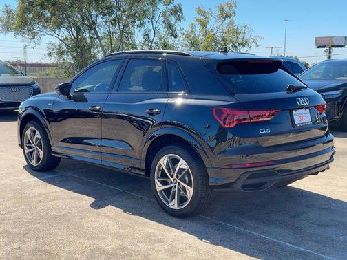 2025 Audi Q3 Premium 45 TFSI S line quattro Tiptronic