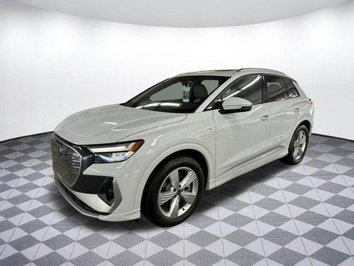 2025 Audi Q4 e-tron Premium 55 quattro