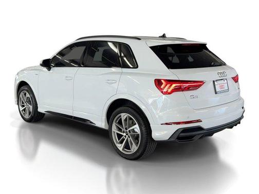 2025 Audi Q3 Premium 45 TFSI S line quattro Tiptronic