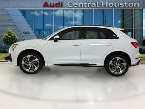 2025 Audi Q3 Premium 45 TFSI S line quattro Tiptronic