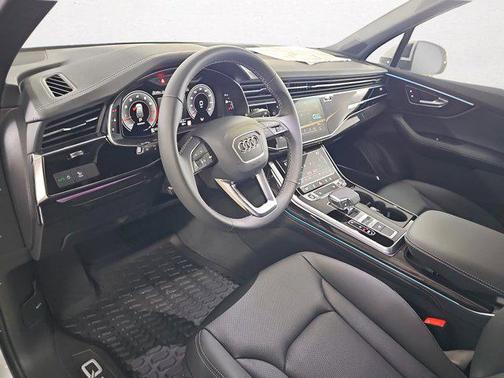 2025 Audi Q7 55 Premium Plus