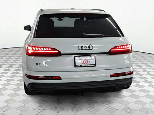 2025 Audi Q7 55 Premium Plus