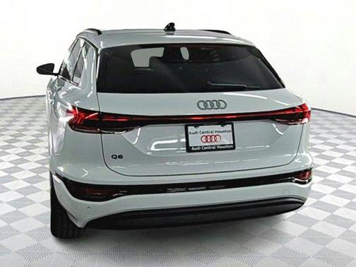 2025 Audi Q6 e-tron Premium