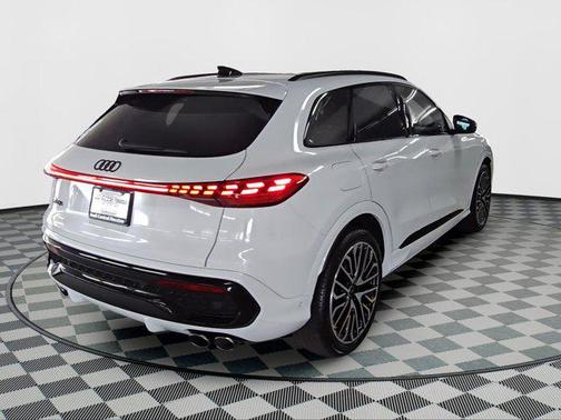 2025 Audi SQ5 3.0T Premium Plus
