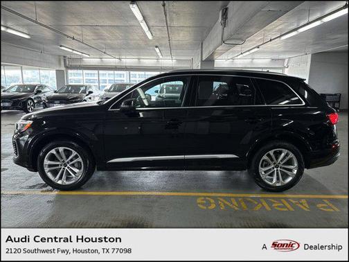2025 Audi Q7 55 Premium Plus