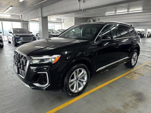 2025 Audi Q7 55 Premium Plus