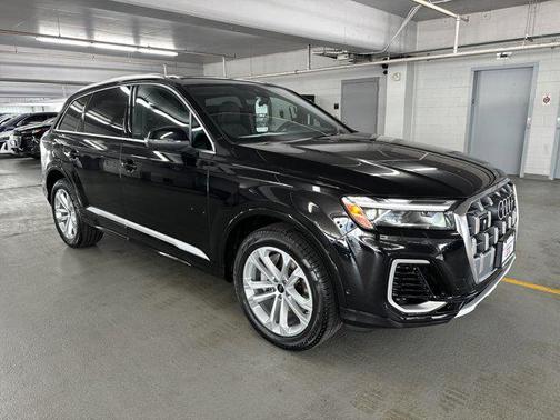 2025 Audi Q7 55 Premium Plus