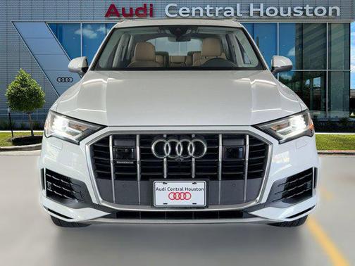 2022 Audi Q7 55 Premium Plus