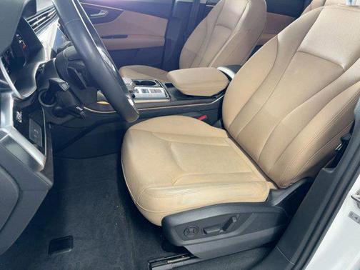 2022 Audi Q7 55 Premium Plus