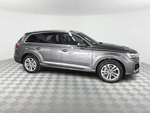 2025 Audi Q7 55 Premium Plus