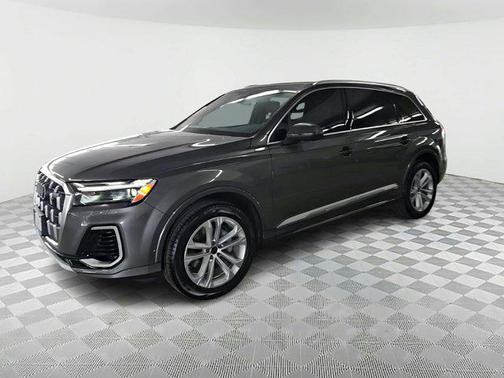 2025 Audi Q7 55 Premium Plus