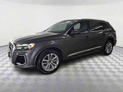 2025 Audi Q7 55 Premium Plus