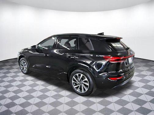 2025 Audi Q6 e-tron Premium quattro
