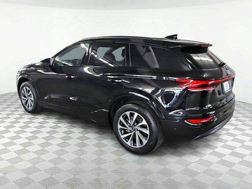 2025 Audi Q6 e-tron Premium quattro