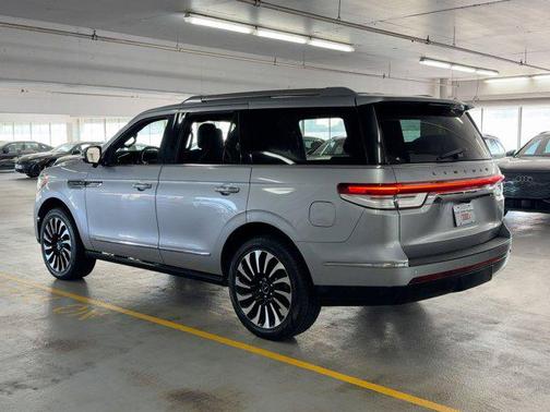 2022 Lincoln Navigator Black Label