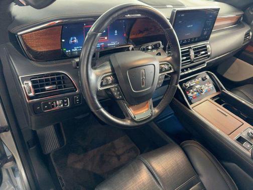 2022 Lincoln Navigator Black Label