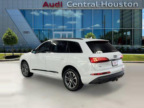 2026 Audi Q7 55 Premium