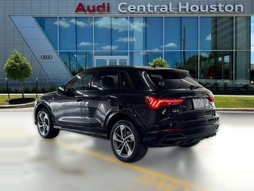 2025 Audi Q3 Premium 45 TFSI S line quattro Tiptronic