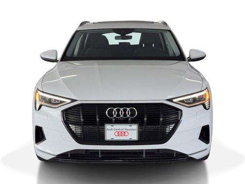 2022 Audi e-tron Premium