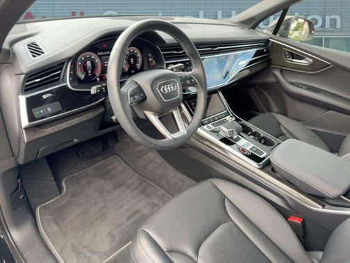 2025 Audi Q7 45 Premium Plus