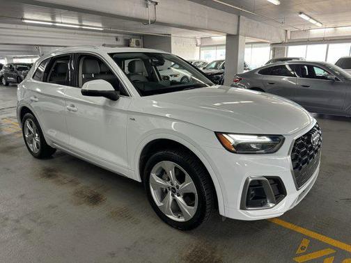 2022 Audi Q5 45 S line Premium Plus