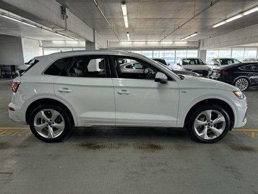 2022 Audi Q5 45 S line Premium Plus