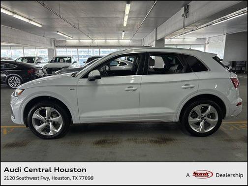 2022 Audi Q5 45 S line Premium Plus