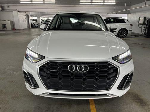 2022 Audi Q5 45 S line Premium Plus