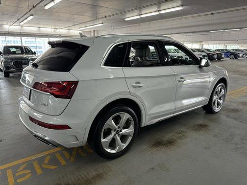2022 Audi Q5 45 S line Premium Plus
