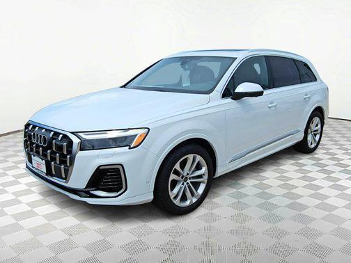 2025 Audi Q7 55 Premium Plus