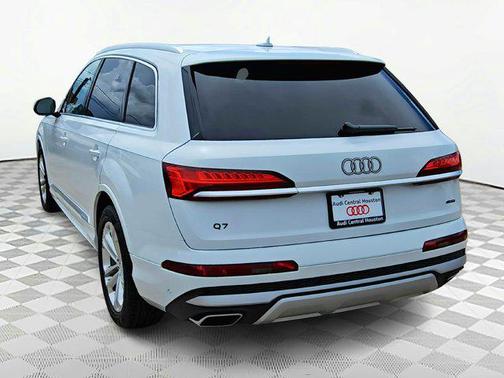 2025 Audi Q7 55 Premium Plus