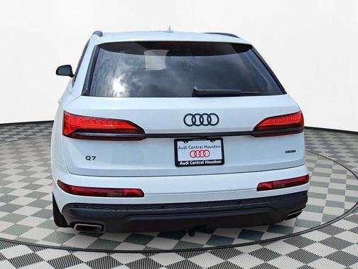 2025 Audi Q7 55 Premium Plus