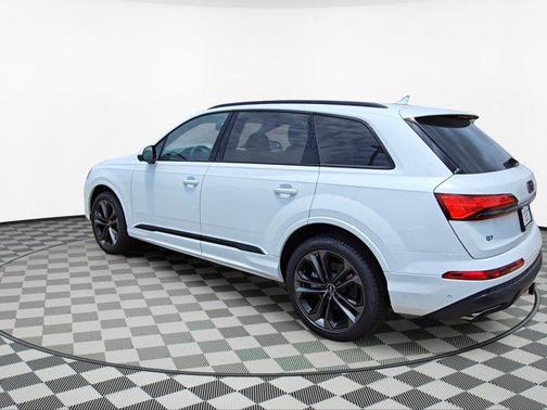 2025 Audi Q7 55 Premium Plus