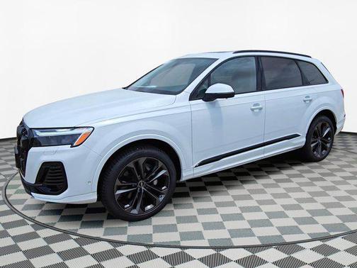 2025 Audi Q7 55 Premium Plus