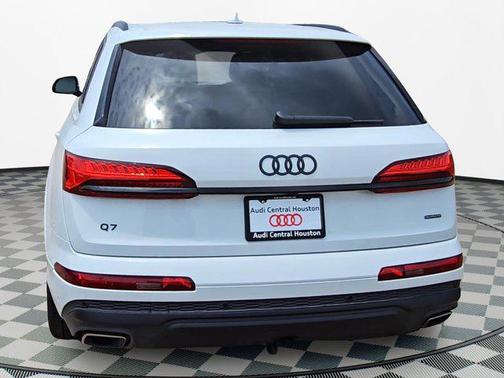 2025 Audi Q7 55 Premium Plus