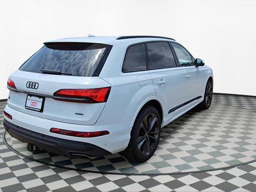 2025 Audi Q7 55 Premium Plus