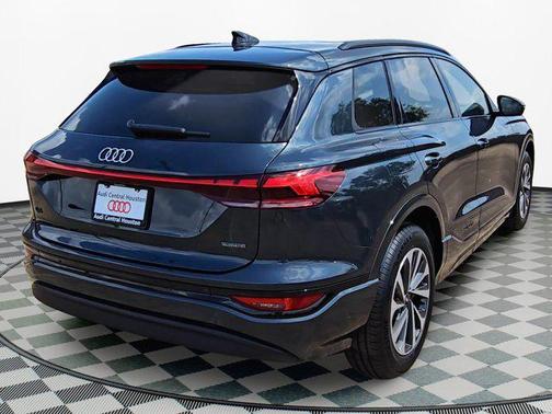 2025 Audi Q6 e-tron Premium Plus quattro