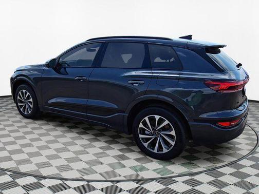 2025 Audi Q6 e-tron Premium Plus quattro