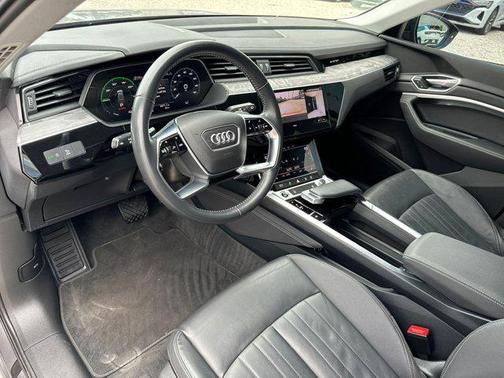 2021 Audi e-tron Premium