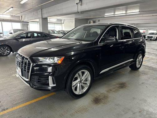 2023 Audi Q7 55 Premium Plus